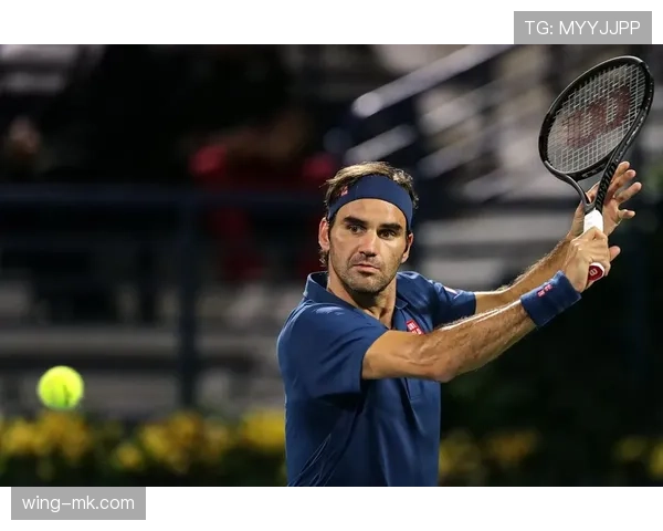 费德勒单反艺术再现赛场魅力：优雅击球诠释网球美学