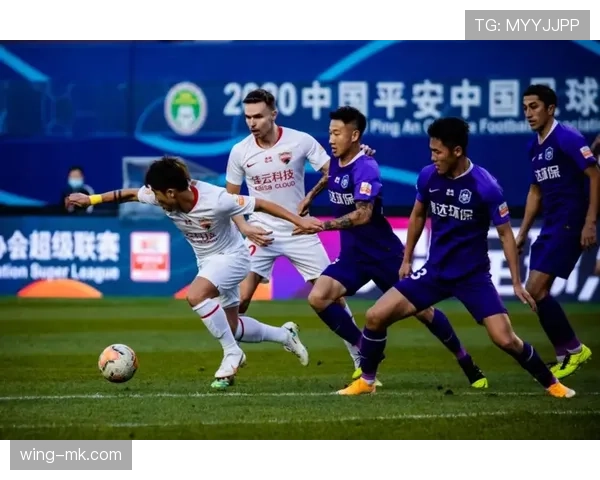 斯科尔斯回撤接应如何通过出球效率主导关键战中场压制